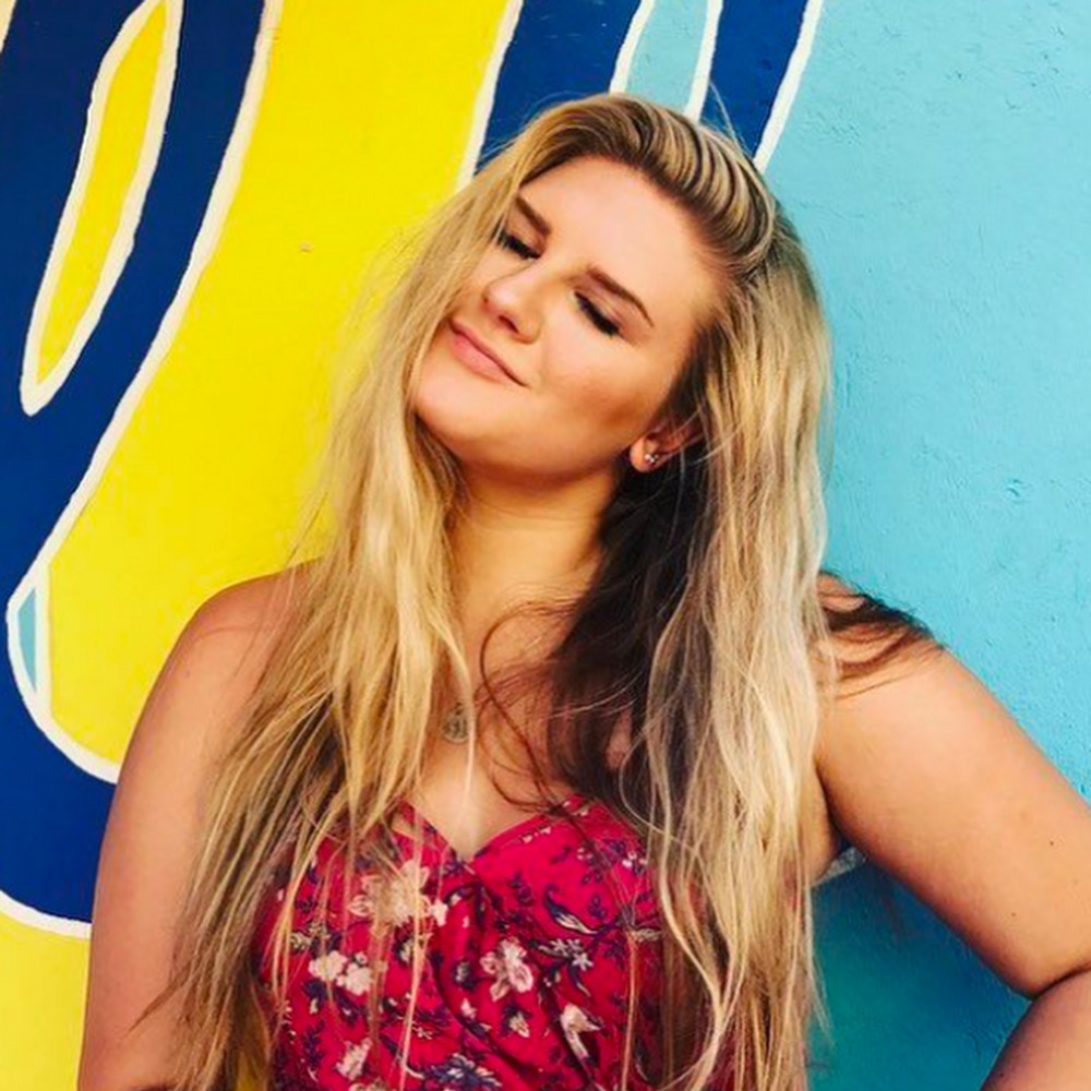 Meet your Posher, Olivia